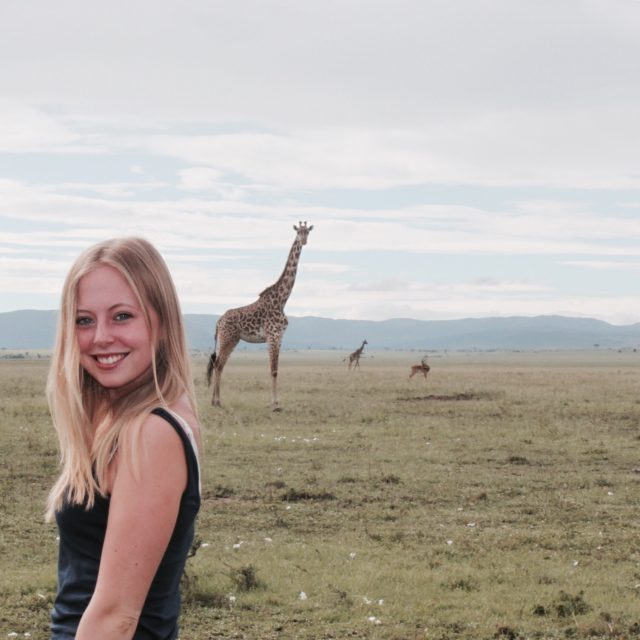 Anna-Lena Richter und Giraffe