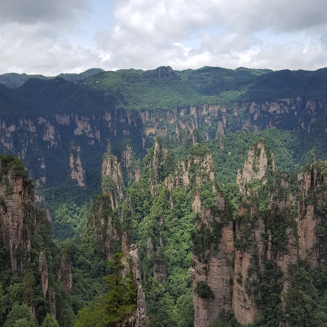 Blick von oben auf den Wulingyuan Nationalpark