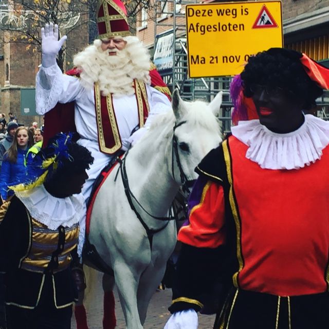 Sinterklaas auf dem Pferd