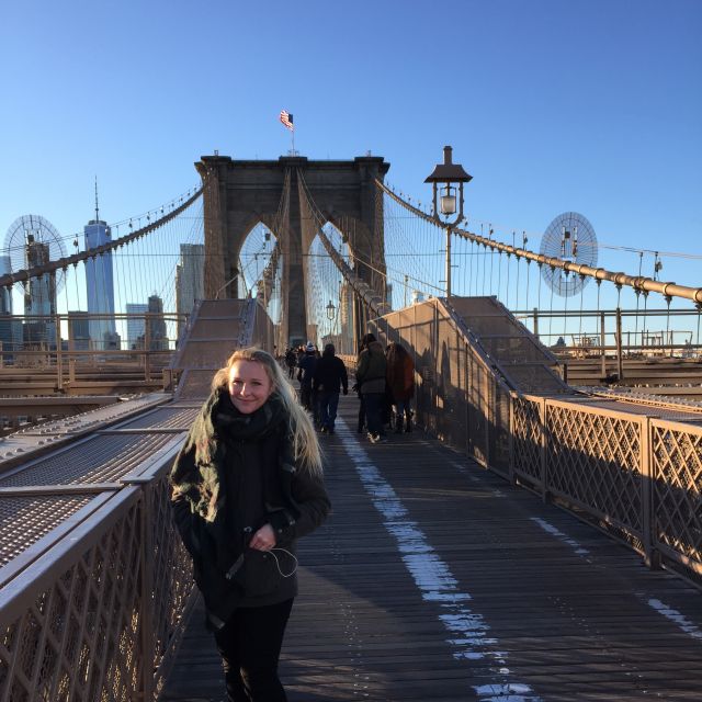 ich spaziere auf der Brooklyn Bridge