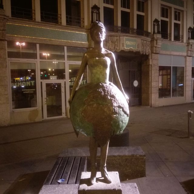 DAAD Statue