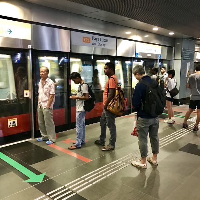 Metro, U-Bahn, Singapur, Schlage stehen