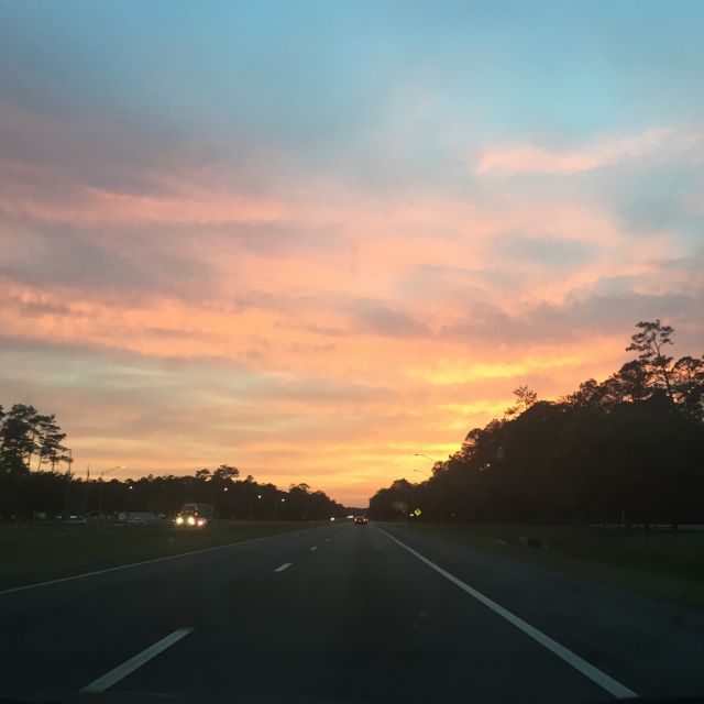 Sonnenuntergang beim Fahren