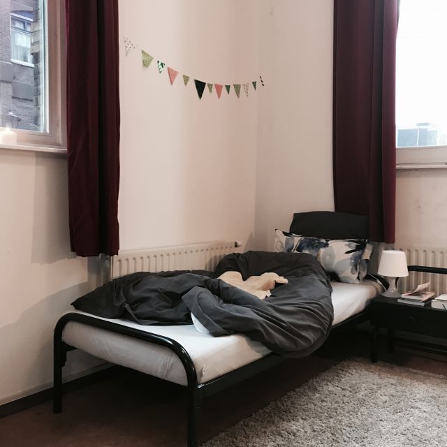 Amsterdam_Zimmer2 Bett