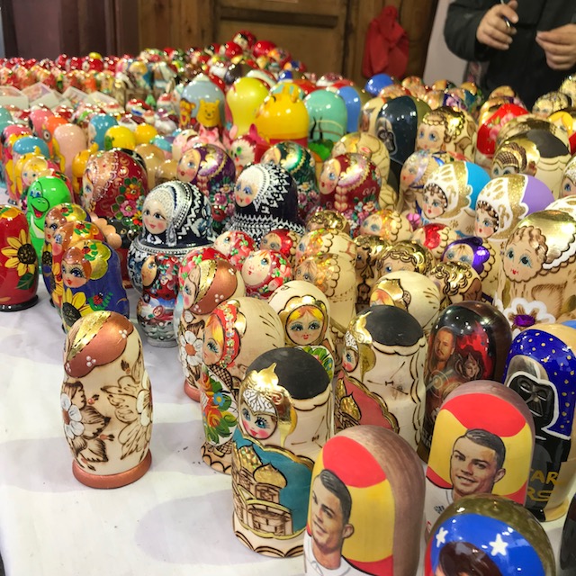 Krakauer Weihnachtsmarkt: Matrjoschka Weihnachtsmarkt Krakau Matrjoschka