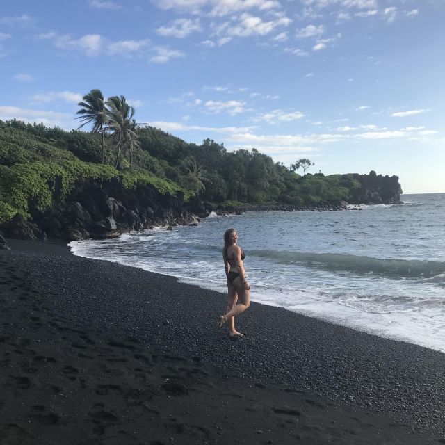 Waianapanapa Black Sand Beach, Maui