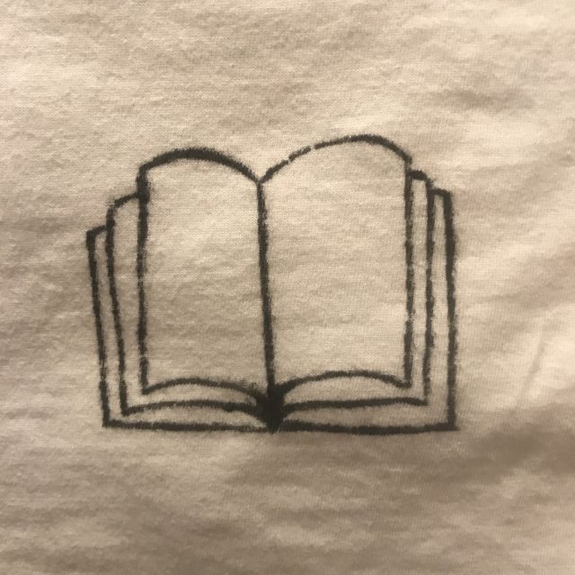 Zeichnung von einem aufgeklappten Buch
