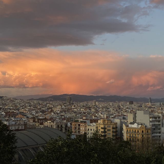 Der Sonnenuntergang über Barcelona, beobachtet von dem Montjuïc.
