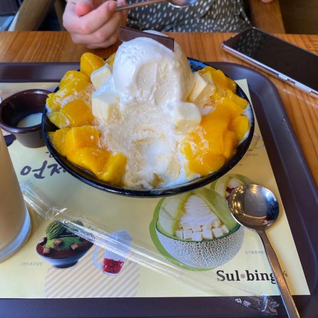 Apfel-Mango-Käsekuchen Bingsu Nachspeise aus Korea