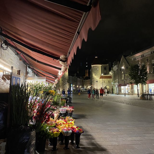 D22e17f0-dfae-4f7a-a599-4d1b4bd0855c Tallinn Altstadt mit Blumen