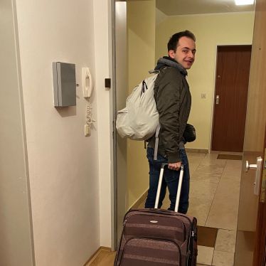 Mann mit Koffer