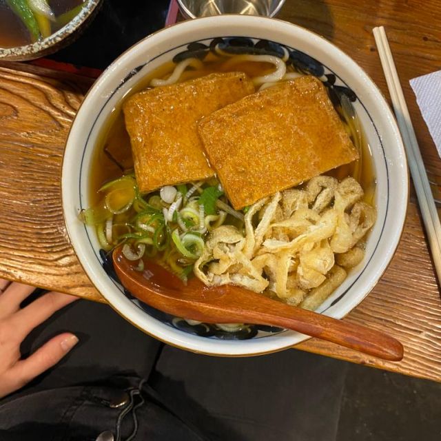 Ramen mit Udon Nudeln und frittiertem Tofu