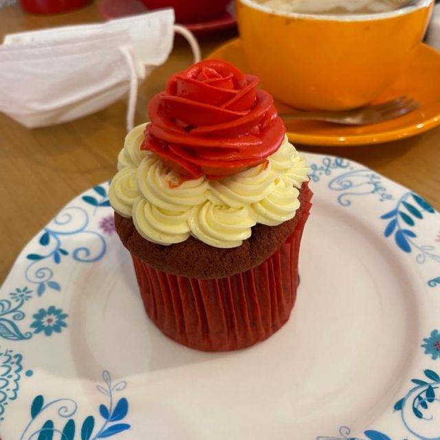 Red-Velvet-Cupcake
