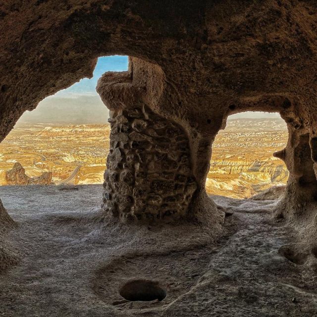 Aussicht aus einer der Höhlen in Uçhisar.