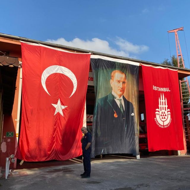 Flaggen auf der Insel Büyükada.