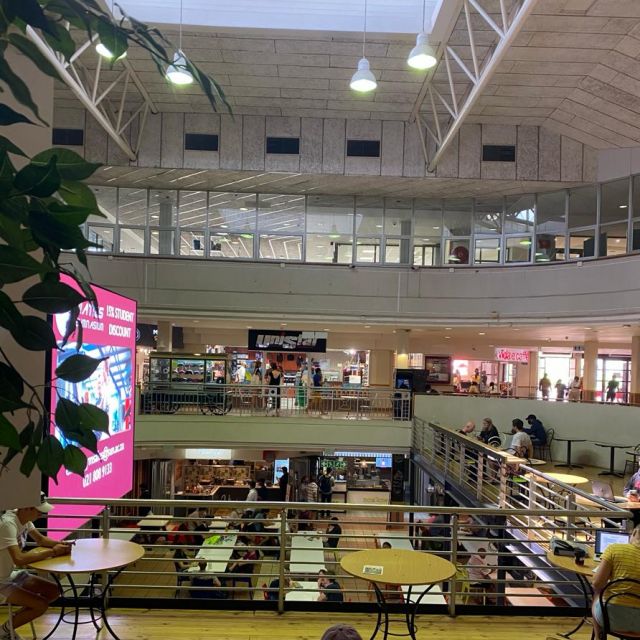 Das Student Centre gleicht einem Einkaufszentrum
