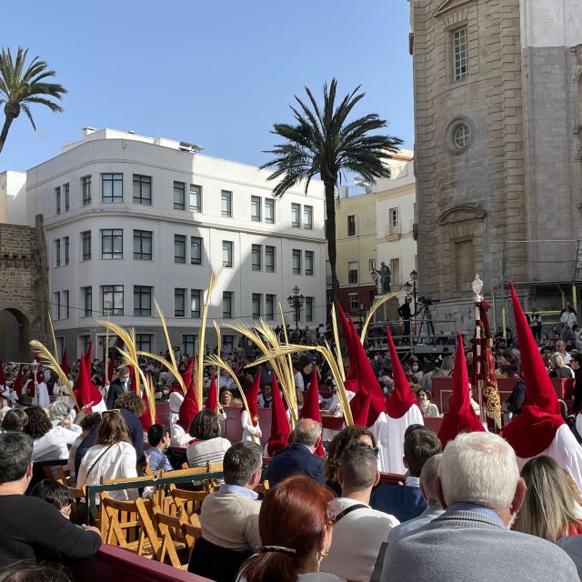 Prozession in Cádiz vor der Kathedrale