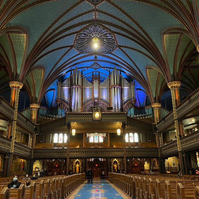 Kirche Notre Dame de Montreal. Blick auf den Altarraum mit der großen Orgel.