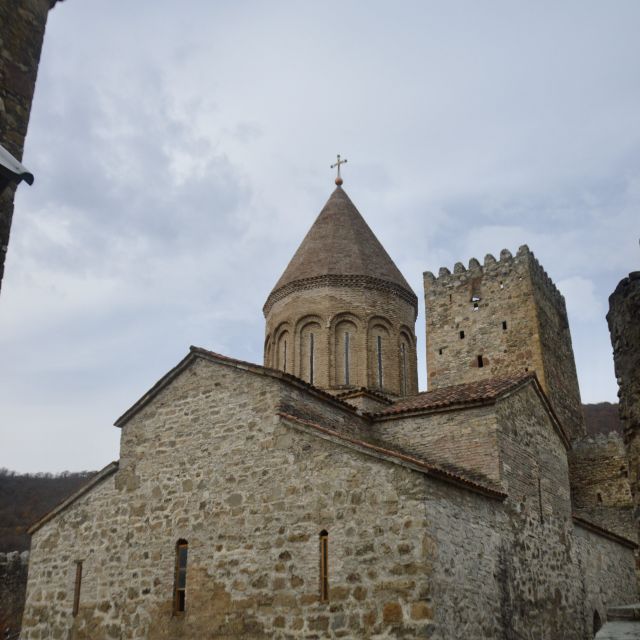Das Kloster von Ananuri.