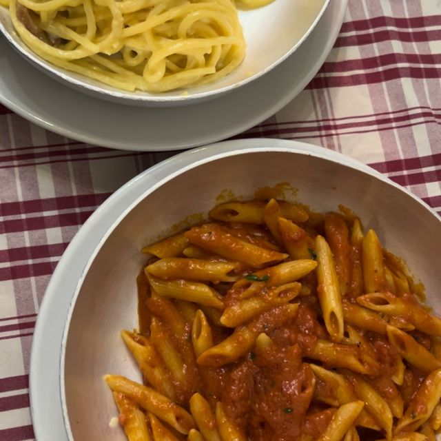 Pasta Arrabiata und Carbonara