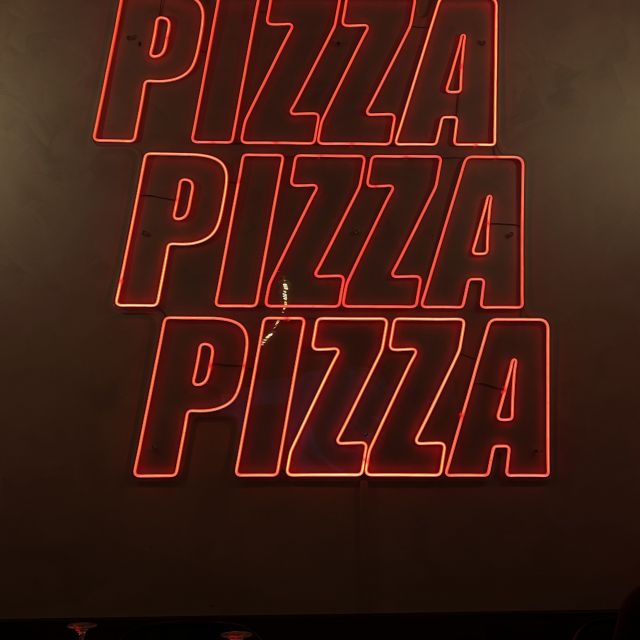 Pizzaschriftzug in LED Lampen